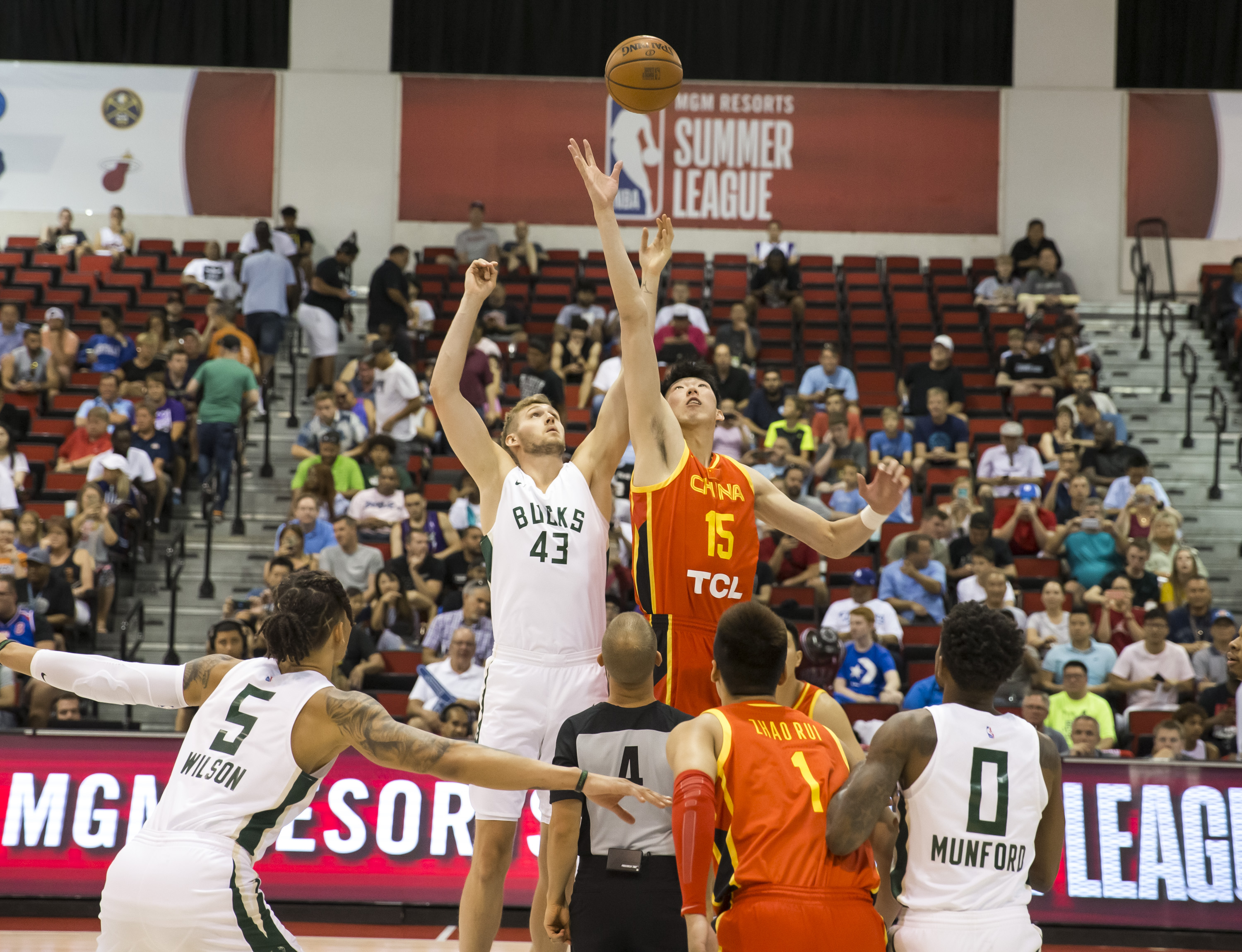 更是更衣室 更是更衣室