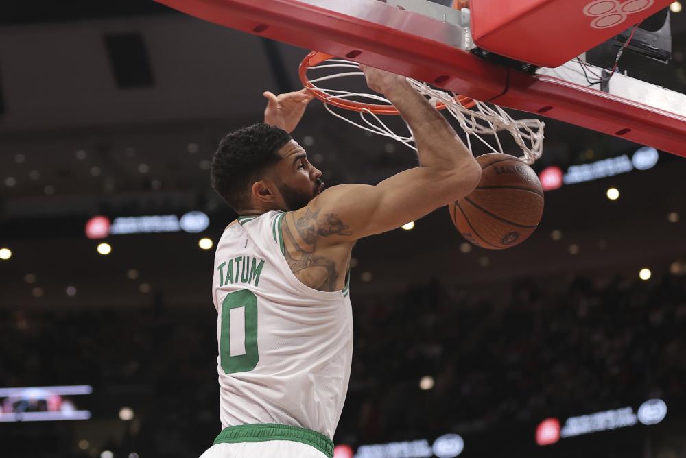 队报：“吉鲁狂热”正席卷里尔，有枪迷专程飞来看他比赛