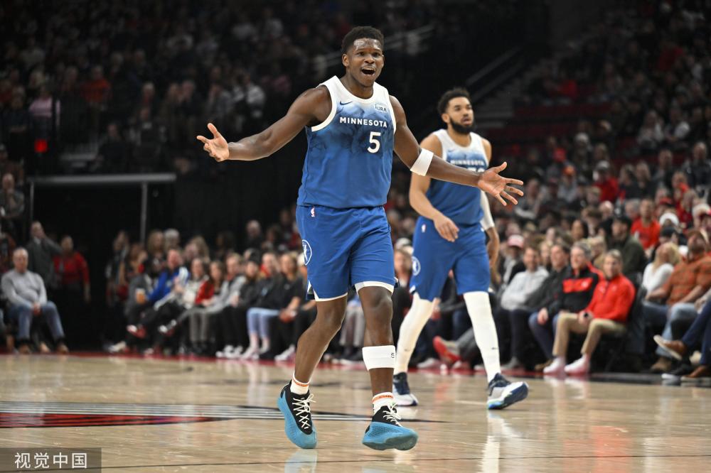 足球——世预赛：中国队不敌澳大利亚队.